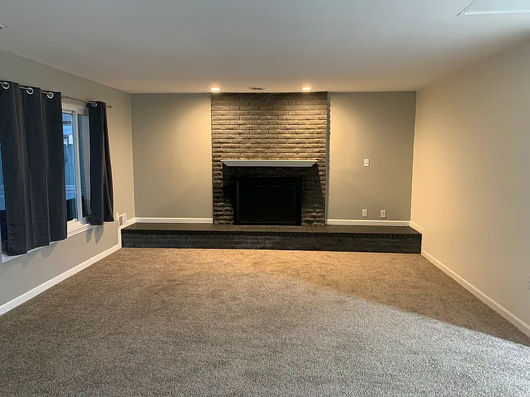 8346 N Grace St — Photo 11