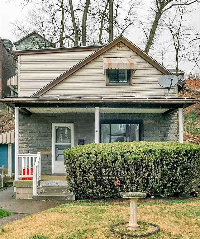 2313 Manor Ave photo 1
