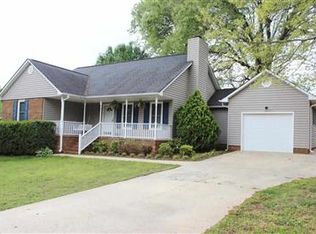 210 Twin Lakes Dr, Anderson, SC 29621