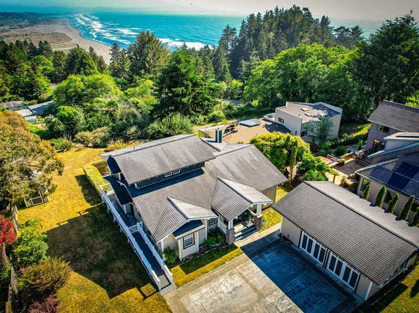 446 Highland Ave, Trinidad, CA 95570