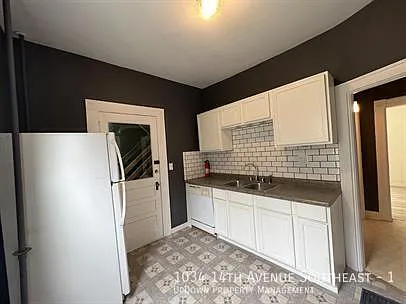 1034 14th Ave SE #1 — Photo 5