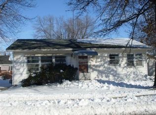 620 Madison St, Pella, IA 50219