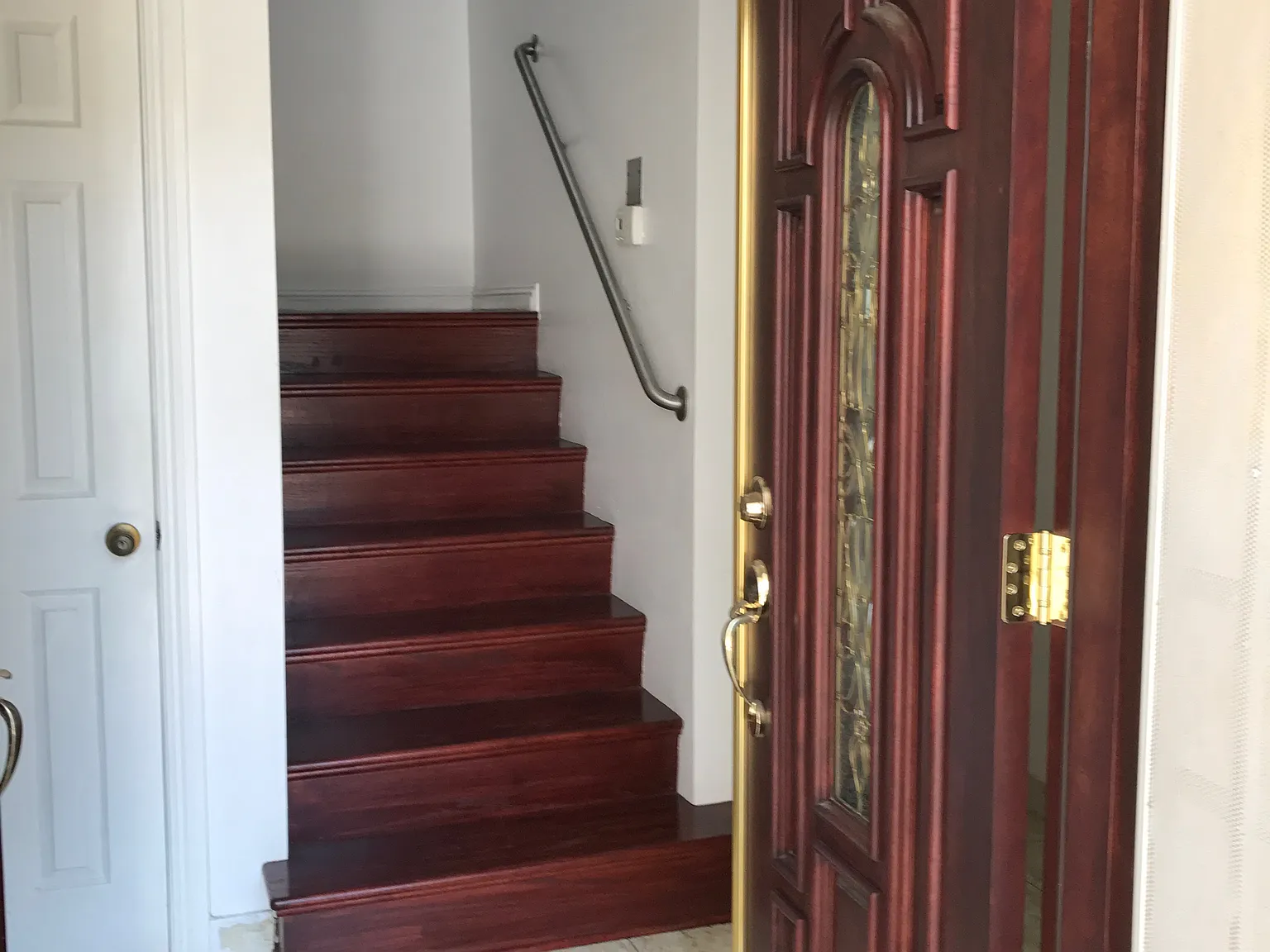 4 bed, 1800 sqft, $4,100 — Photo 2