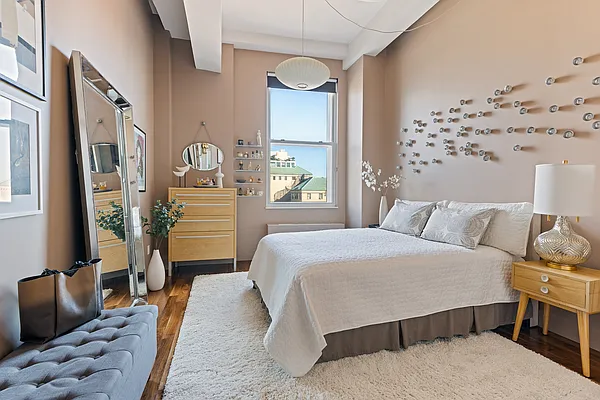 Sold by Compass | media 7