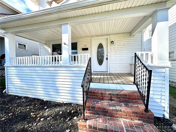 3rd image of 1215 Highland Ave