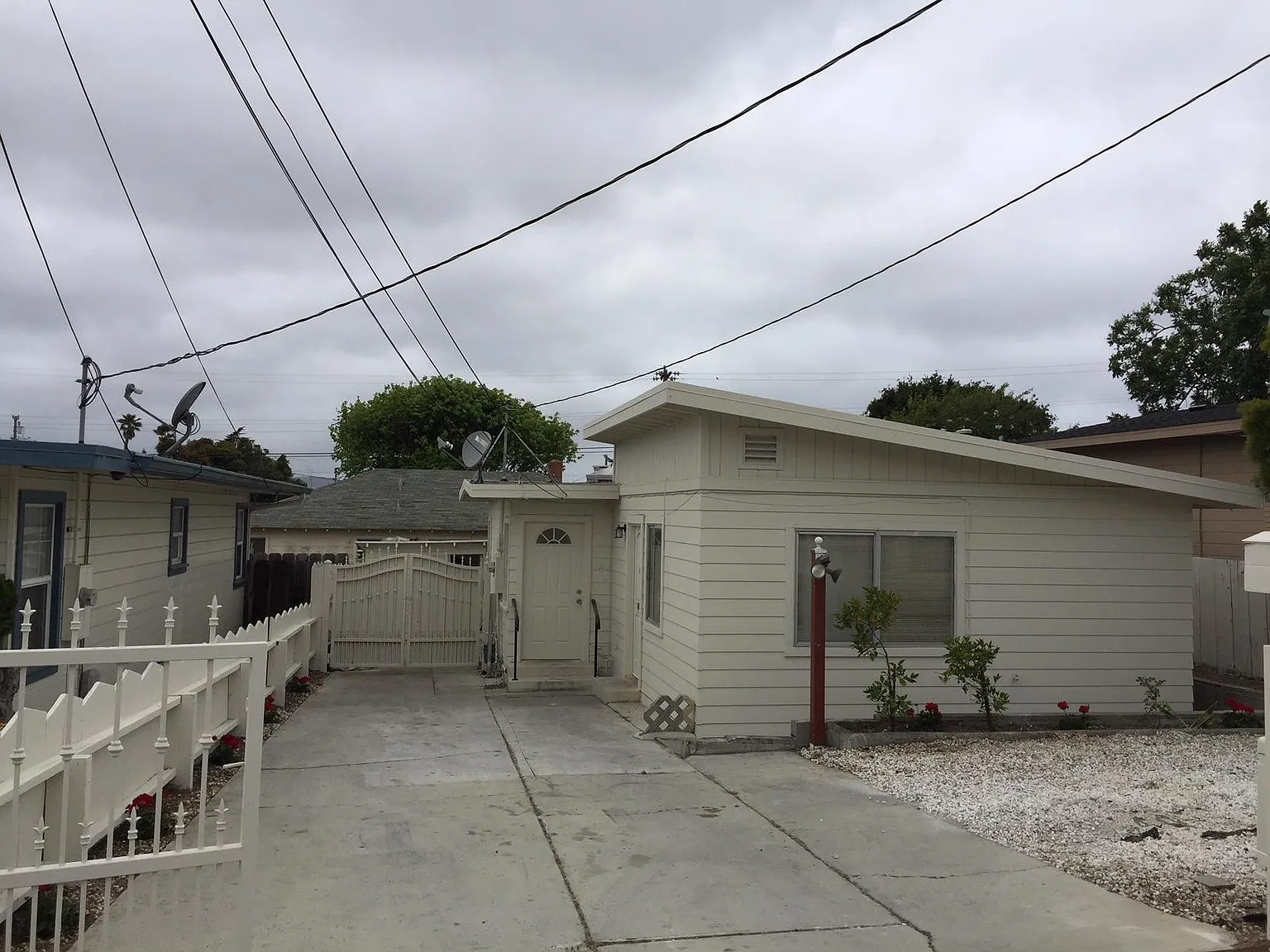 1269 Waring St photo 1