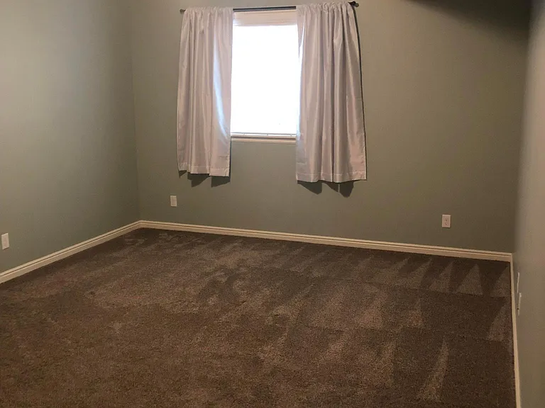 310 Apricot Grv — Photo 9