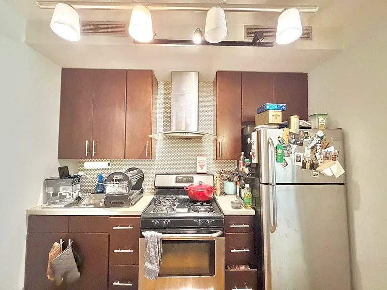 22 Fayette St #3R — Photo 8