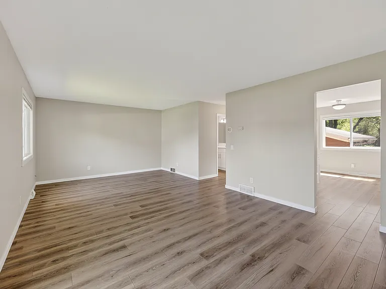 6314 Maywood Ave — Photo 3