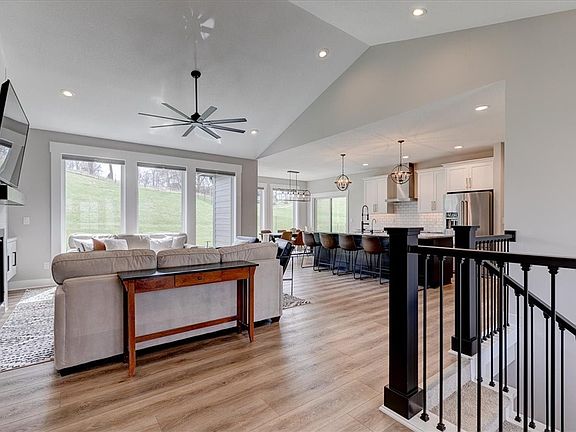 4th image of 10308 Hidden Valley Dr