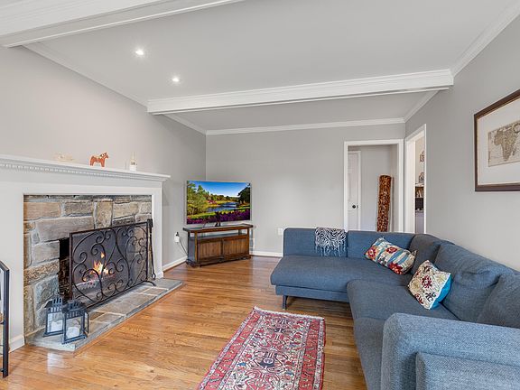 3rd image of 1700 Chester Mill Rd