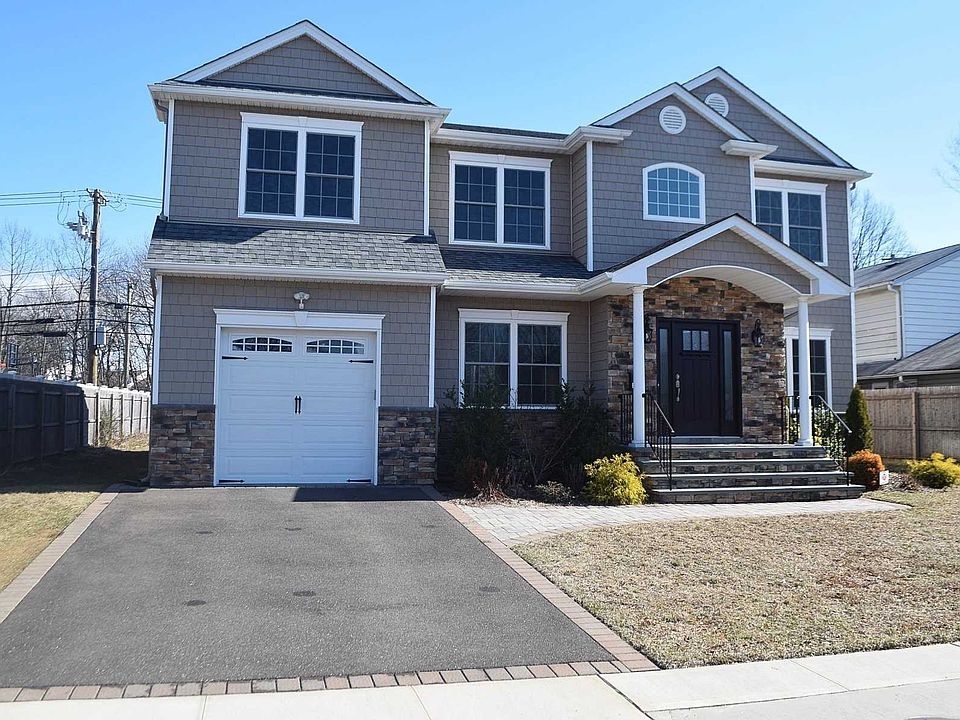 1st image of 251 Southwood Cir