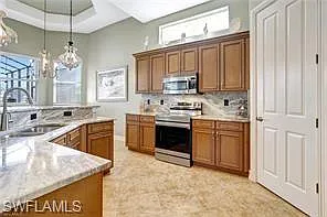 7636 Sussex Ct — Photo 15