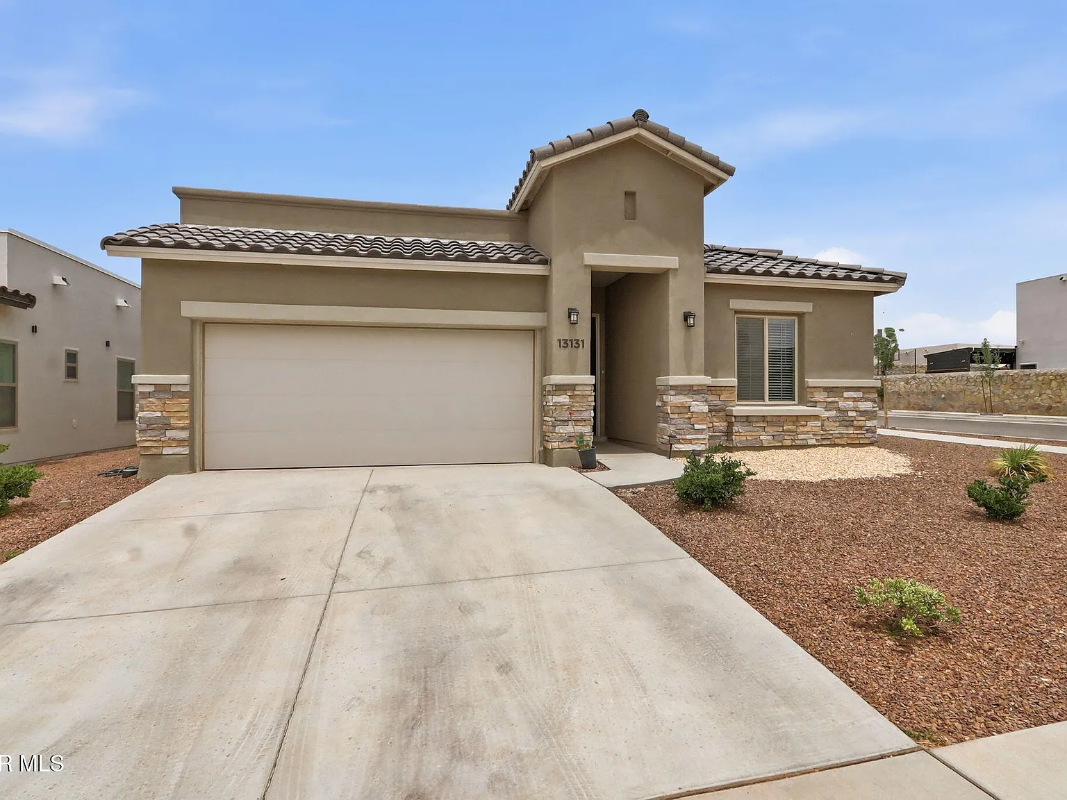 3 bed, 2.0 bath, 1512 sqft, $2,000 — Photo 3