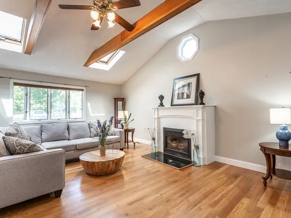 300 South St E, Raynham, MA 02767