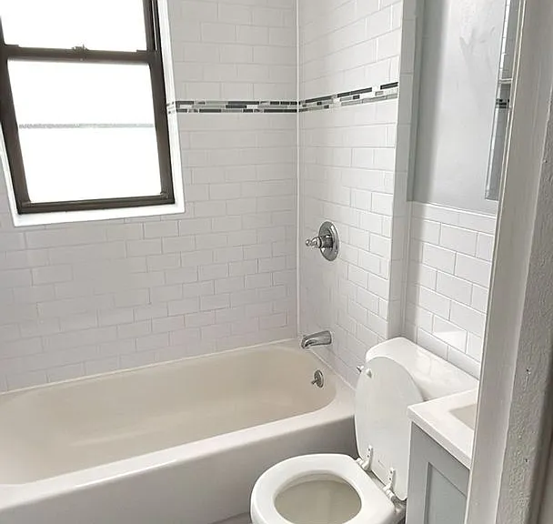 145 - Chestnut Apartments — Photo 11