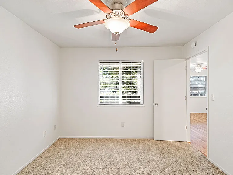 Amanda Place Apartments — Photo 41