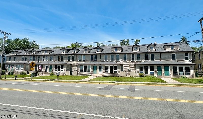 1st image of 272 E Washington Ave #272