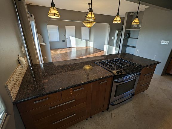 4th image of 635 26th St