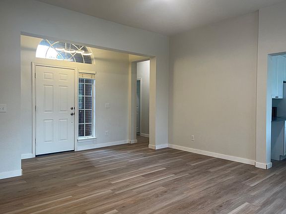 4th image of 417 Hoover Dr