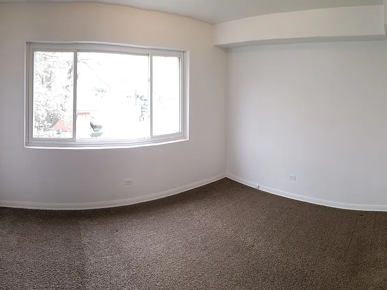 1945 S 17th Ave — Photo 10