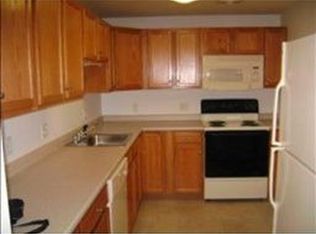 18 Crestview Cir UNIT 197, Londonderry, NH 03053
