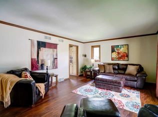 785 S Main St, Oregon, WI 53575