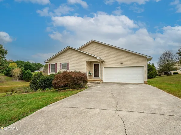 417 Little Cove Dr, Dandridge, TN 37725