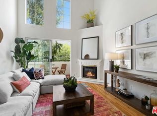 7218 Hillside Ave UNIT 201, Los Angeles, CA 90046