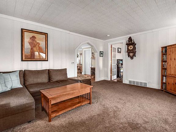 3rd image of 82 Ellis Ave