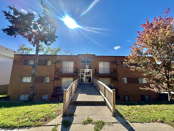 2nd image of 1589 Glen Parker Ave #10