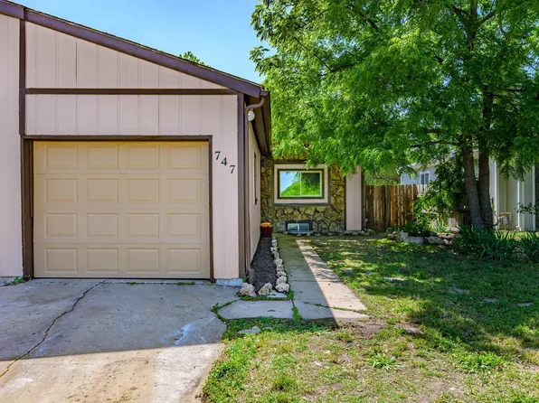 747 S Custer Ave, Wichita, KS 67213