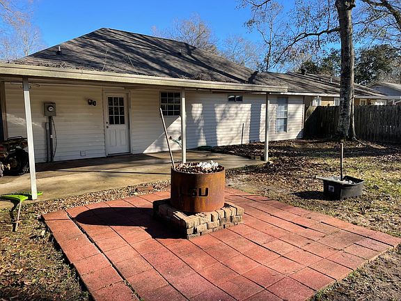 3rd image of 11045 Village Green Dr
