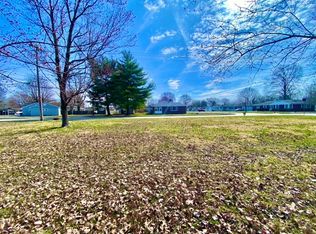 503 N Worthey St, Flora, IL 62839