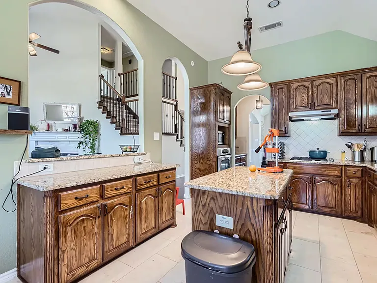 1318 Plum Valley Dr — Photo 7