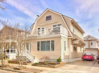 17 N Austin Ave, Ventnor, NJ 08406