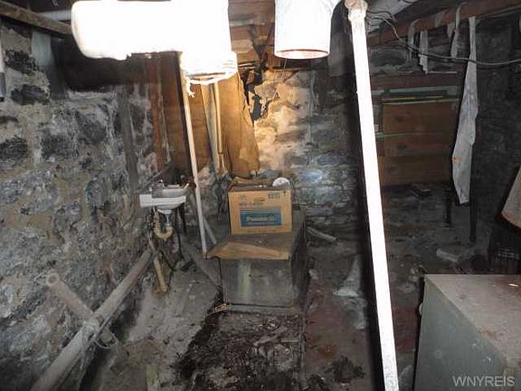 3rd image of 50 Landon St
