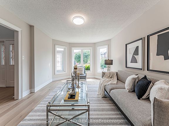 5th image of 103 Elmwood Ave