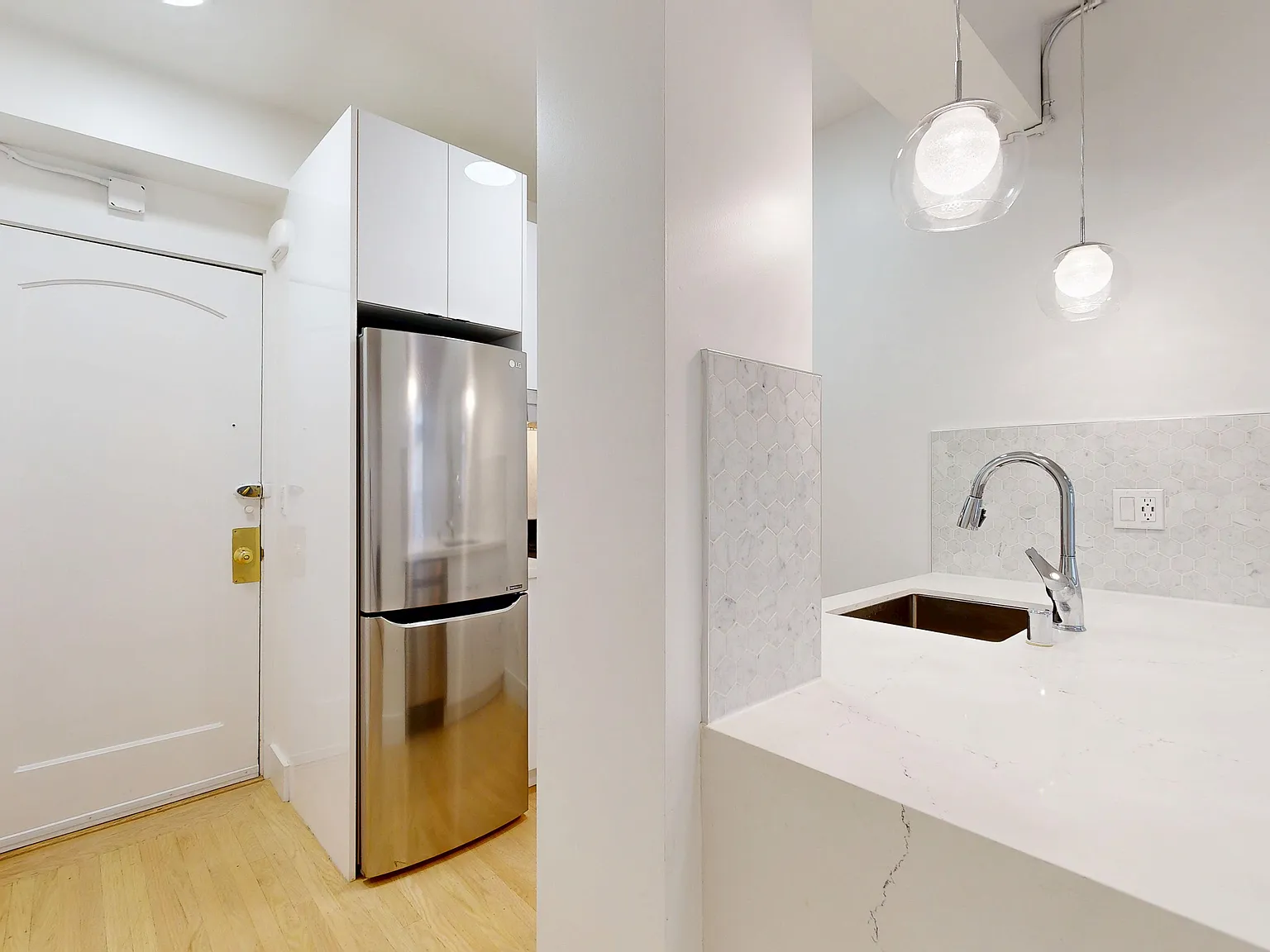 Stylishly Remodeled 1BR in the Heart of Nob Hill — Photo 4
