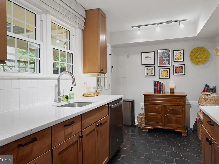 150 S Virginia Ave #34 — Photo 18