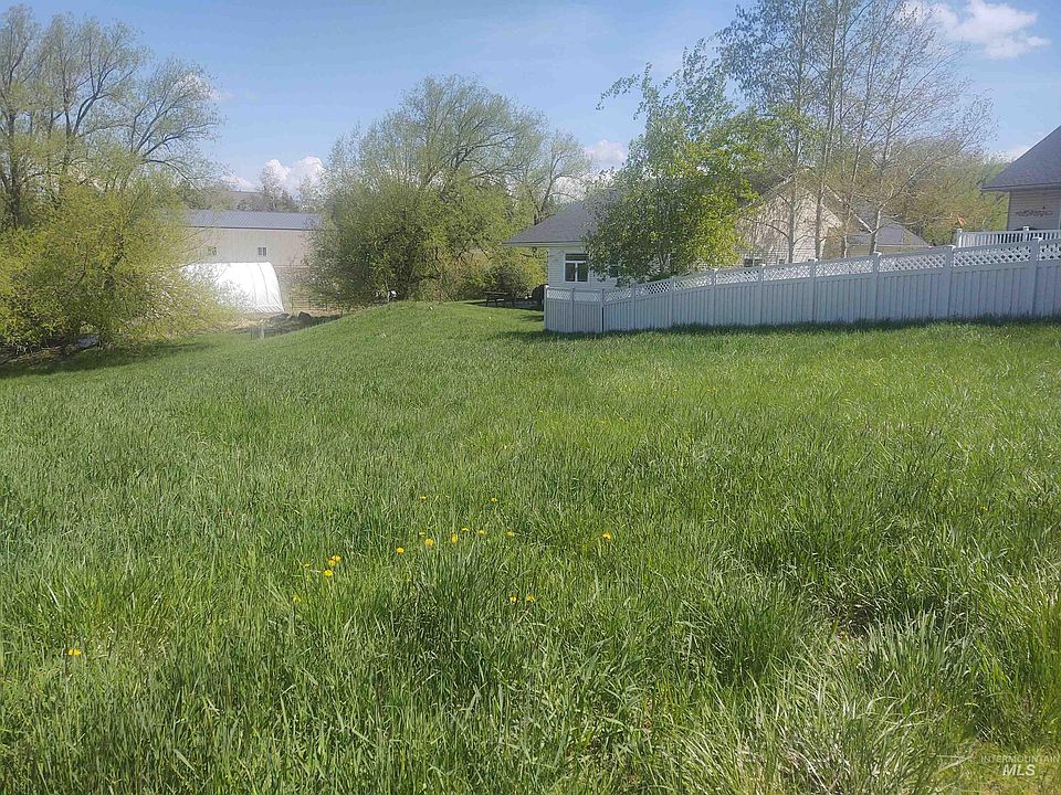 2nd image of 11 & 12 Aspen Ln