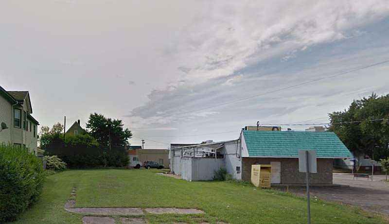 1st image of 15 W Woodside Ave