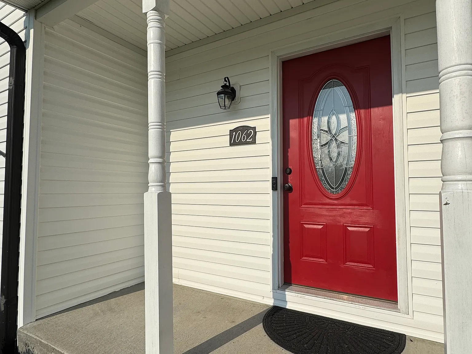 3 bed, 1300 sqft, $2,095 — Photo 3