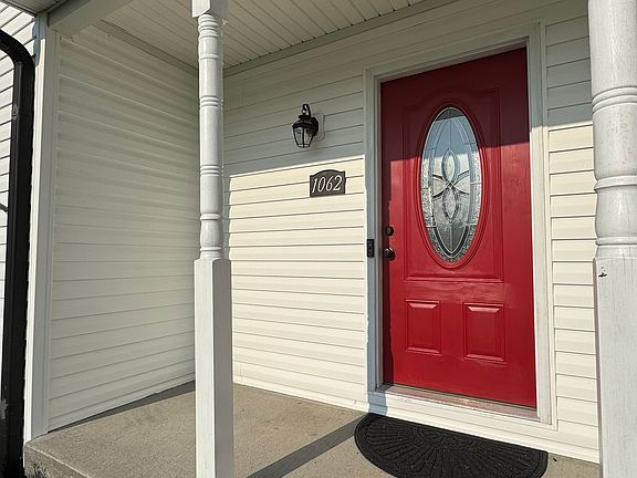 3rd image of 1062 Deasy Ln
