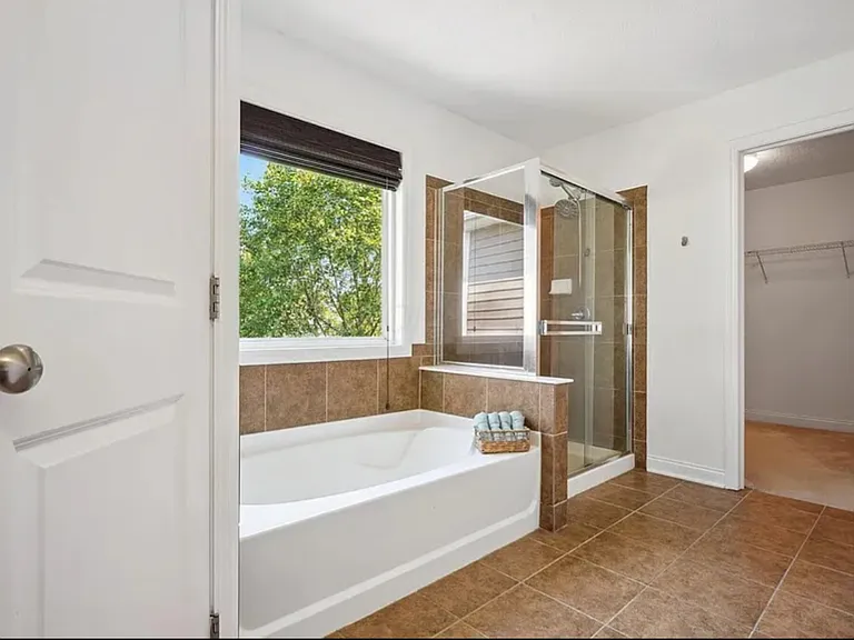 140 Andiron Dr — Photo 16