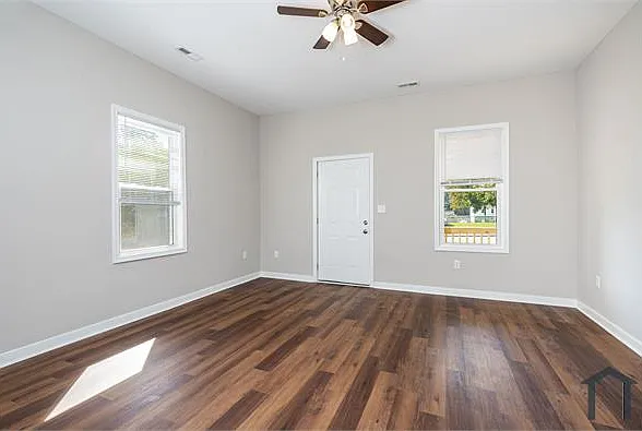 733 Kirkham St — Photo 9