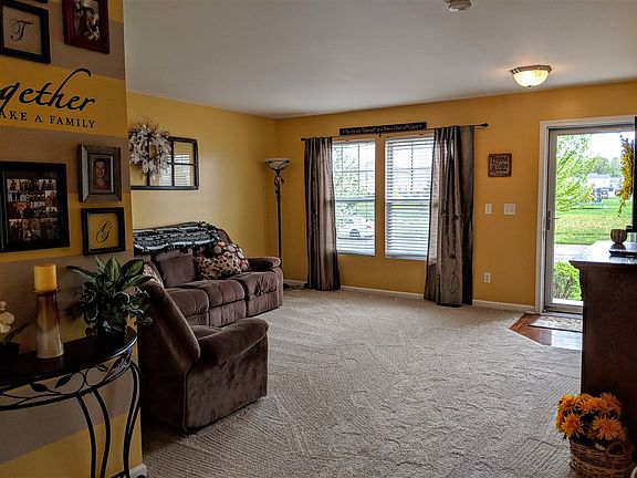 3rd image of 7363 Wren Dr