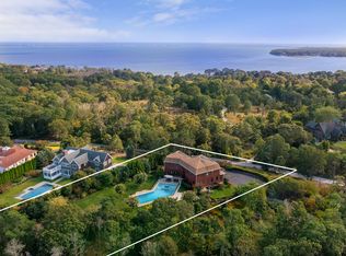 89 Old Canoe Place Rd, Hampton Bays, NY 11946