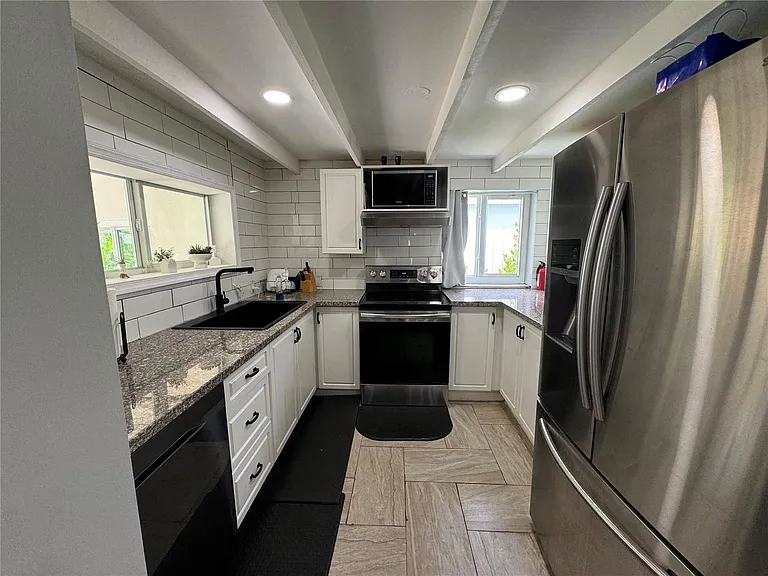 4242 SW 49th Ct — Photo 12