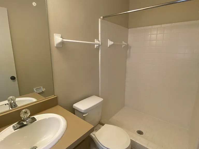 3701 Donovan Dr #B — Photo 24